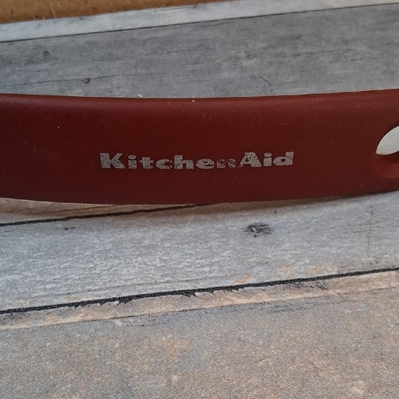 KitchenAid Deep Red Silicone Spaghetti Server - Picture 4 of 6
